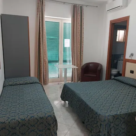 Hotel Klein Wien 3*